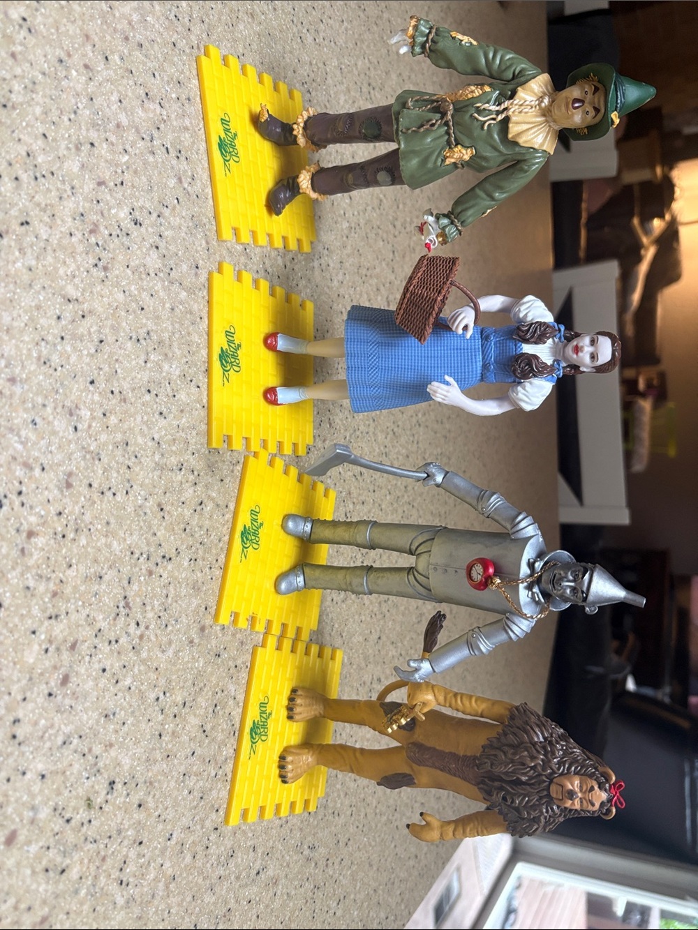 Wizard of Oz Noble collection set figurines. Missing Toto.